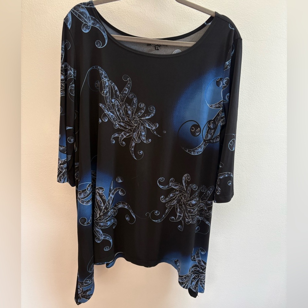NWOT Lbisse Black And Blue Paisley Scoop Neck Tunic Top 2X